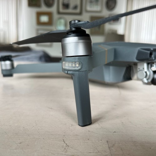 DJI Mavic Pro + Batteries x 2 - 100% Charge + Car charger + Filter Set + More - Picture 9 of 23