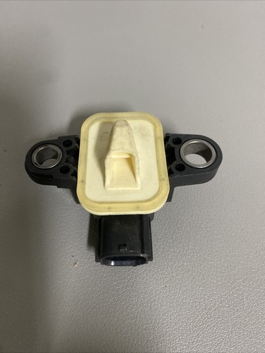 11 - 12 NISSAN ALTIMA RIGHT PASSENGER FRONT DOOR CRASH SENSOR MODULE 98836-1MA0A - Picture 2 of 3