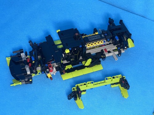 LEGO 42162 used Lamborghini Huracan Tecnica - incomplete - Picture 3 of 5