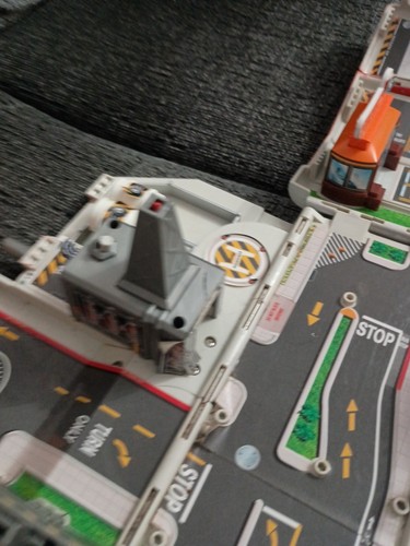 Vintage 1998 Galoob Micro Machines Super Truck City Foldout Playset Only - Picture 14 of 16