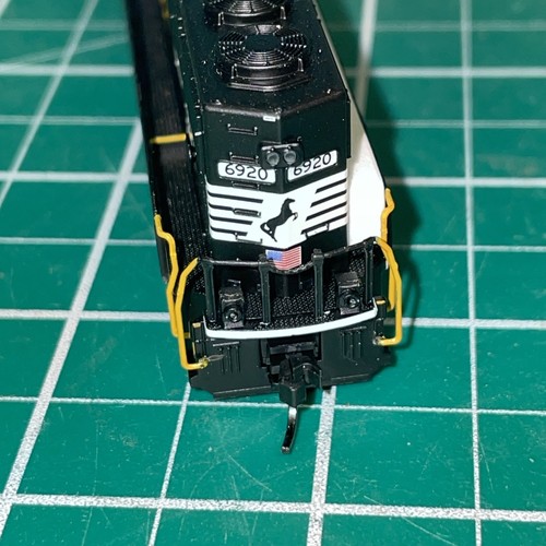 New! N-Scale Atlas 40-003-960 SD60 NS Veterans $ 154.95 Make offer - Picture 4 of 12