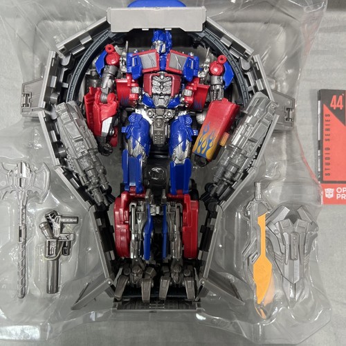 Transformers Studio Series 44 Leader Class Dark of Moon Optimus Prime - Picture 2 of 9