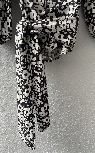 Topshop Blouse 10 Black White Floral Print Wrap Sleeve Top 100% Cotton Shirt - Picture 4 of 12