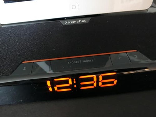 XtremeMac Luna Voyager II App Enhanced Dual Wecker FM Radiowecker Dockingstation - Bild 5 von 6