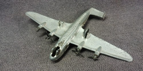 1940s Tootsietoy United DC-4 Super Mainliner Propeller Plane NC 20100 Metal Toy - Picture 7 of 12