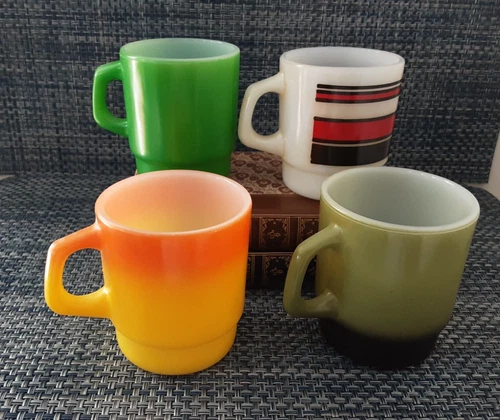 Vintage Anchor Hocking, Fire King, Stackable Coffee Mugs Lot Of Four Mugs