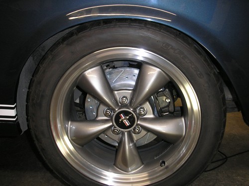 Rear Disc Brake Conversion for 65-73 Ford Mustang using 94-04 Cobra Brakes - Imagen 6 de 6