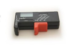 Batterietester BT-30 mit digitaler Anzeige für 1,5V und 9V Batterien