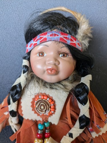 Vintage Golden Keepsakes Heirloom ? Indian Doll 10.5" W/Drum - Picture 2 of 11
