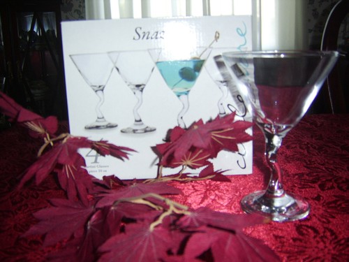 CIRCLEWARE~*SNAZZY*~MARTINI GLASSES~4 Set CURVED STEM 10 oz.*NIB~Party Holidays - Picture 3 of 4