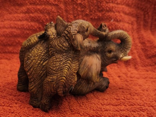 MOM & BABY ELEPHANT Resin Figurine UNBRANDED Excellent VINTAGE Condition! - Picture 7 of 12