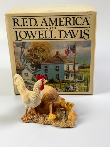 Schmid Lowell Davis Chow Time Hen Chicks Rooster W/ Bag Of Feed Border Fine Arts - Picture 1 of 14