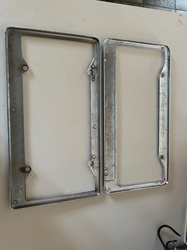 VINTAGE FORD 1966 MUSTANG METAL CAR LICENSE PLATE FRAME TAG HOLDER SILVER BLUE - Imagen 2 de 2