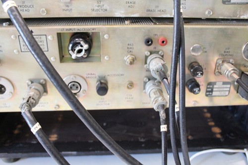 AMPEX 351-2 350 REEL TO REEL TAPE RECORDER WITH PREAMPS IN CASES - Picture 13 of 22