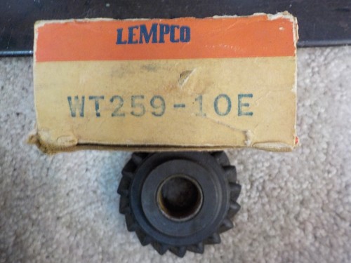1957-1962 Ford V8 & 6 CYL MANUAL TRANS - REVERSE IDLER GEAR  WT259-10E (F174)  - Picture 1 of 4
