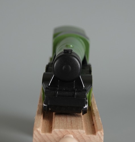 BRIO 33687 FLYING SCOTSMAN for Thomas and Friends Wooden Railway Engines Train - Picture 4 of 8