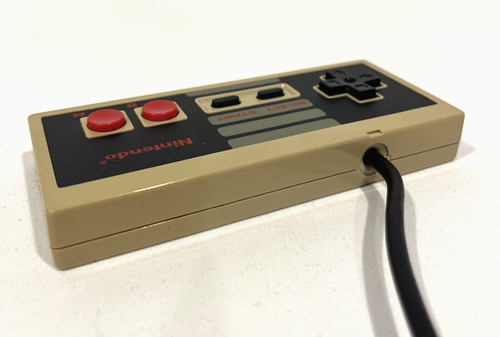 NINTENDO NES WIRED CONTROLLER NES-004 ORIGINAL FOR NINTENDO ENTERTAINMENT SYSTEM - Picture 3 of 8
