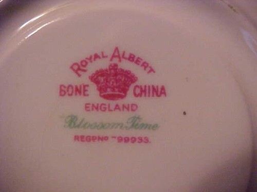 BLOSSOM TIME by ROYAL ALBERT ENGLAND Bone China CUP AND SAUCER - Picture 4 of 4