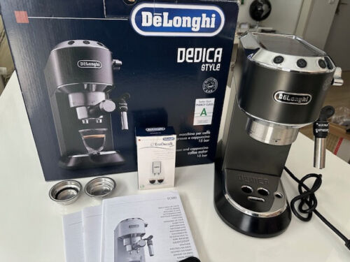 Set - DeLonghi Kaffeemaschine EC 685.BK - Kaffemühle KG 521.M - Barista Legends® - Bild 6 von 17