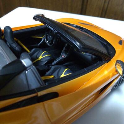 マクラーレン 720s スパイダー 1/18 イエロー Mclaren 720S