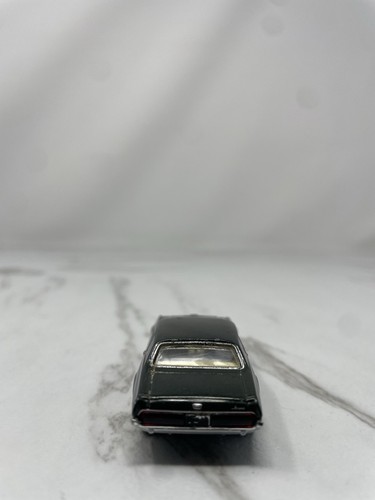 Greenlight Green 1968Mercury Cougar XR-7 GT-E - Picture 4 of 6