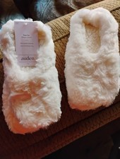 2 PAIR Auden Faux-fur Slipper Socks Off White NWT. Size S/M 5-7