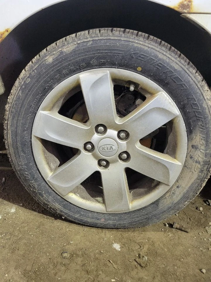 Cuello de llenado de combustible Rondo 2008 2116265 Foto 2 de 4