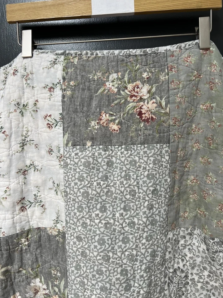 Almohada de retazos florales Mary Jane’s Farm 2 piezas falsa Foto 2 de 4