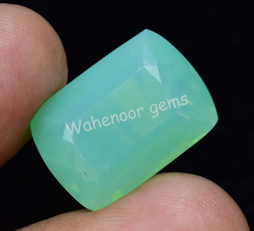 Natürlicher grüner Opal am Meer 14,75 kt langes Kissen unbeheizt zertifizierter Edelstein