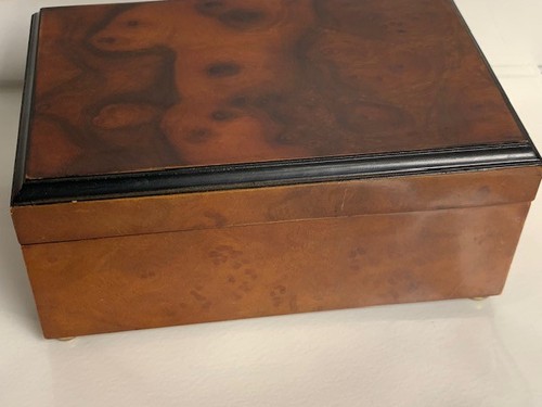 The Bombay Company Cherry Wood Musical Jewelry Box Vintage 1992 Works Perfectly - Picture 1 of 8