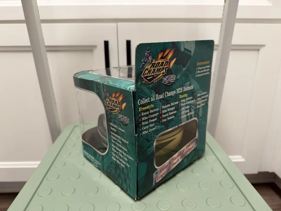 2000 Road Champs MXS Brian Deegan Collector Helmet Case Display Toy MX Rare New - Image 3 of 4
