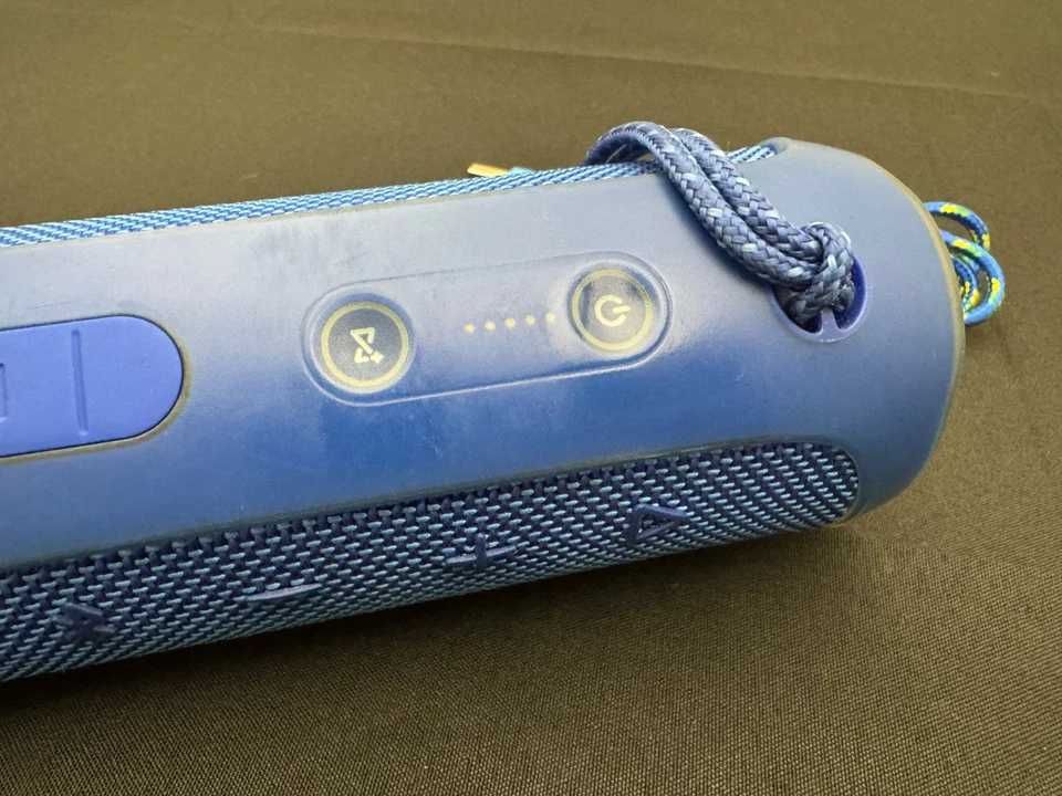 Altavoz Bluetooth JBL Flip 4 Azul Usado/Usado - Con Cable Probado y Funcionando Foto 3 de 4