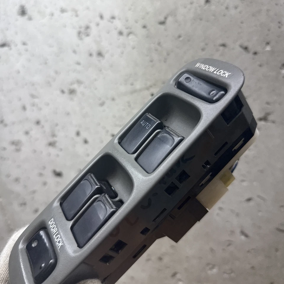 SUZUKI GRAND VITARA POWER WINDOW MASTER SWITCH MOLDURA CINZA 1999-2006 - Imagem 4 de 4