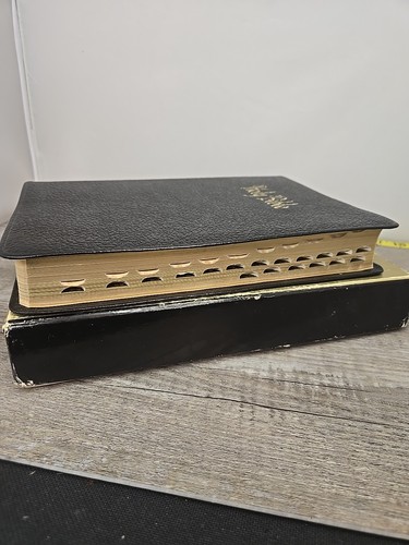 HOLY BIBLE Red Letter Ed. Gold Page Edge References Family Leather King James - Foto 5 di 24