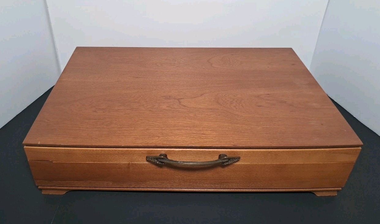 Picture 4 of 24