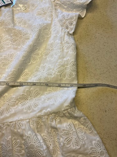 Crown & Ivy White Eyelet Flutter Sleeves Lined Top Size Small New With Tags - Picture 8 of 13
