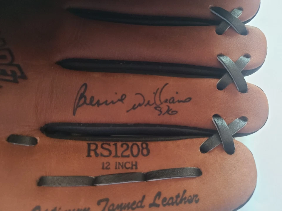 Bernie Williams Signed Auto Rawlings Glove JSA COA New York Yankees - Image 3 of 4