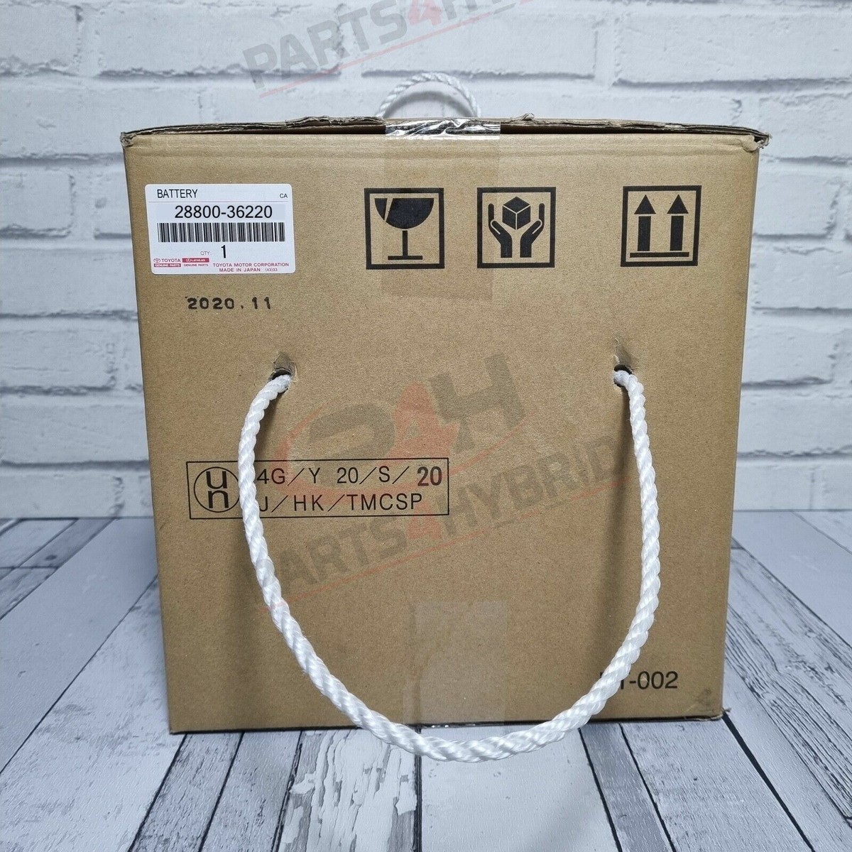 Genuine Toyota Crown 12V Battery ARS220 2.0L Japanese Import