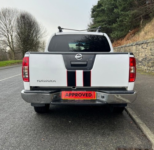 NISSAN NAVARA TEKNA 2.5 DCI DIESEL AUTOMATIC 4X4 PICK UP 5 SEATS - Picture 4 of 11