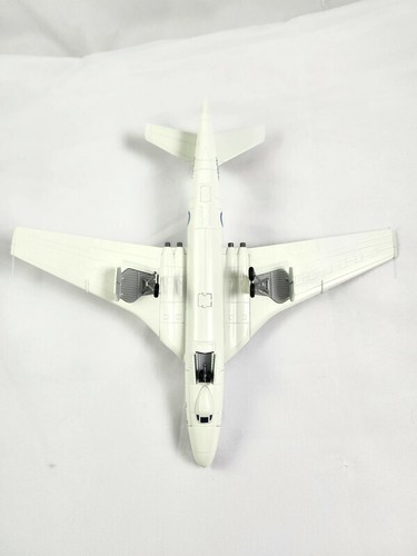 Corgi Royal Air Force Valiant XD818 Operation Grapple 1:144 Diecast Airplane - Picture 5 of 5