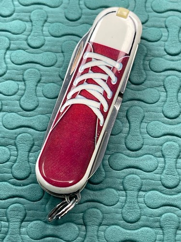 Victorinox Swiss Army Knife Multi-tool Classic SD 58mm - Sneakers LE 2012 - Picture 11 of 11