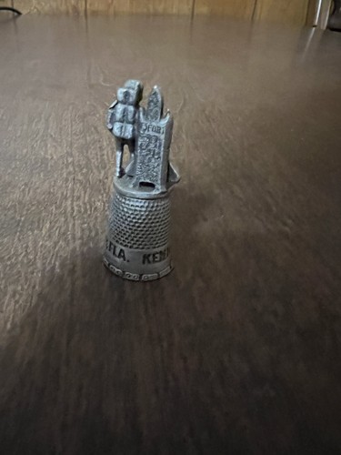 Cohete de colección transbordador espacial astronauta del centro espacial Kennedy Pewter Timble Fort - Imagen 3 de 8