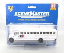Walthers SceneMaster 949-11702 HO International White Railroad MOW Crew Bus NIB