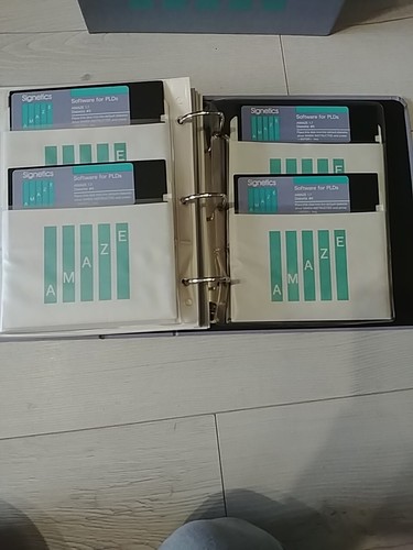 Signetics AMAZE PC/MS-DOS Software For PLD Release 1.7 On 5 1/4" Floppies. 1989 - Picture 4 of 5