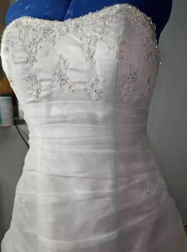 David's Bridal White Wedding Dress Corsette With Train Tiara Veil Unaltered 12 - Picture 3 of 6