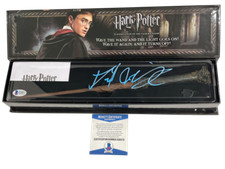DANIEL RADCLIFFE SIGNED HARRY POTTER ILLUMINATING WAND AUTOGRAPH BECKETT COA 19 DANIEL RADCLIFFE SIGNED HARRY POTTER ILLUMINATING WAND AUTOGRAPH BECKETT COA 19