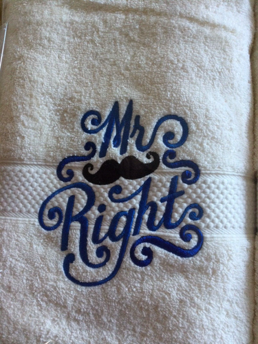 SET 2 EMBROIDERED IVORY 100% COTTON HAND TOWELS 550 GSM MR & MRS RIGHT WEDDING - Picture 2 of 4