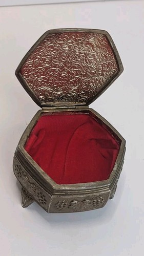 Vintage Golden Hexagon Trinket Jewelry Box With Red Lining - Picture 7 of 7