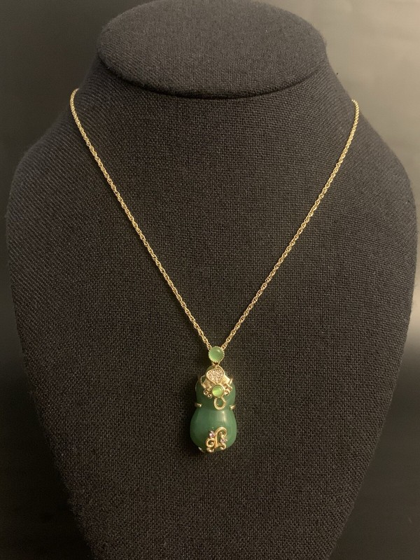 Feng Shui Green Jade Gourd Shaped Pendant Necklace Fortune Abundance Protection - Product main view