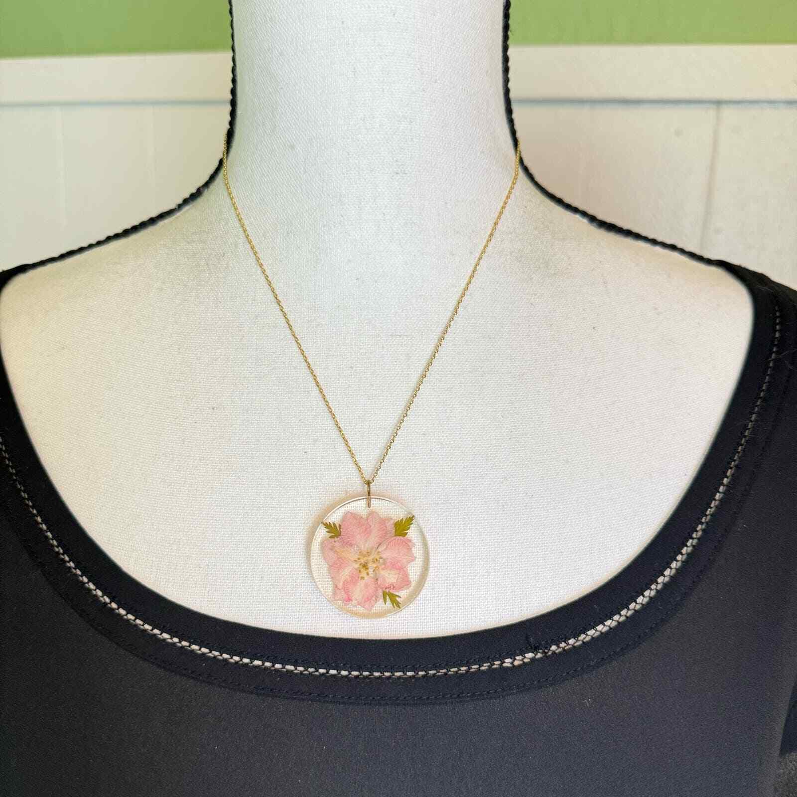 Vintage Dried Pressed Pink Flower Round Lucite Pe… - image 5